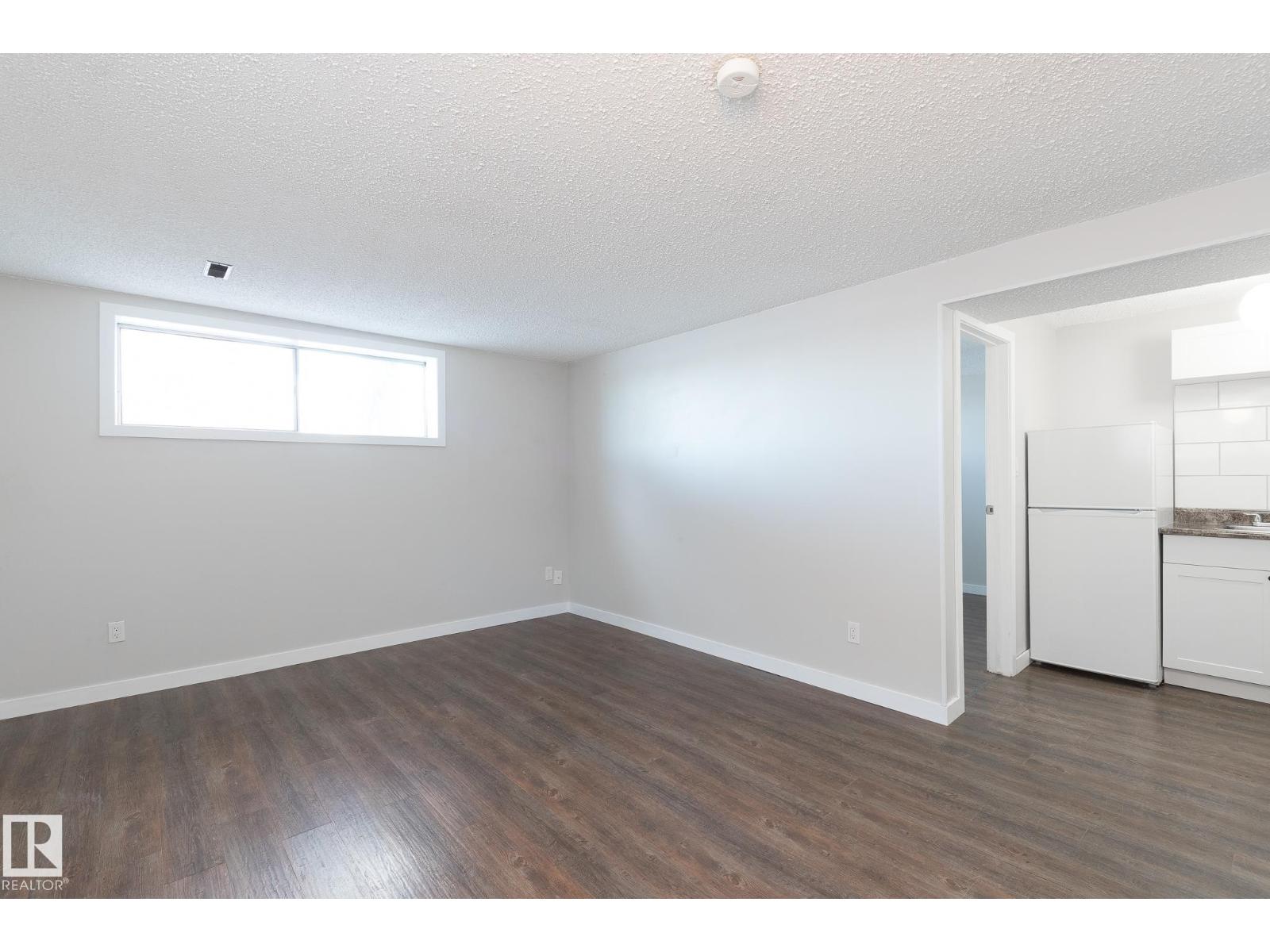 Photo 10 of 12732 113 A St Nw, Edmonton AB