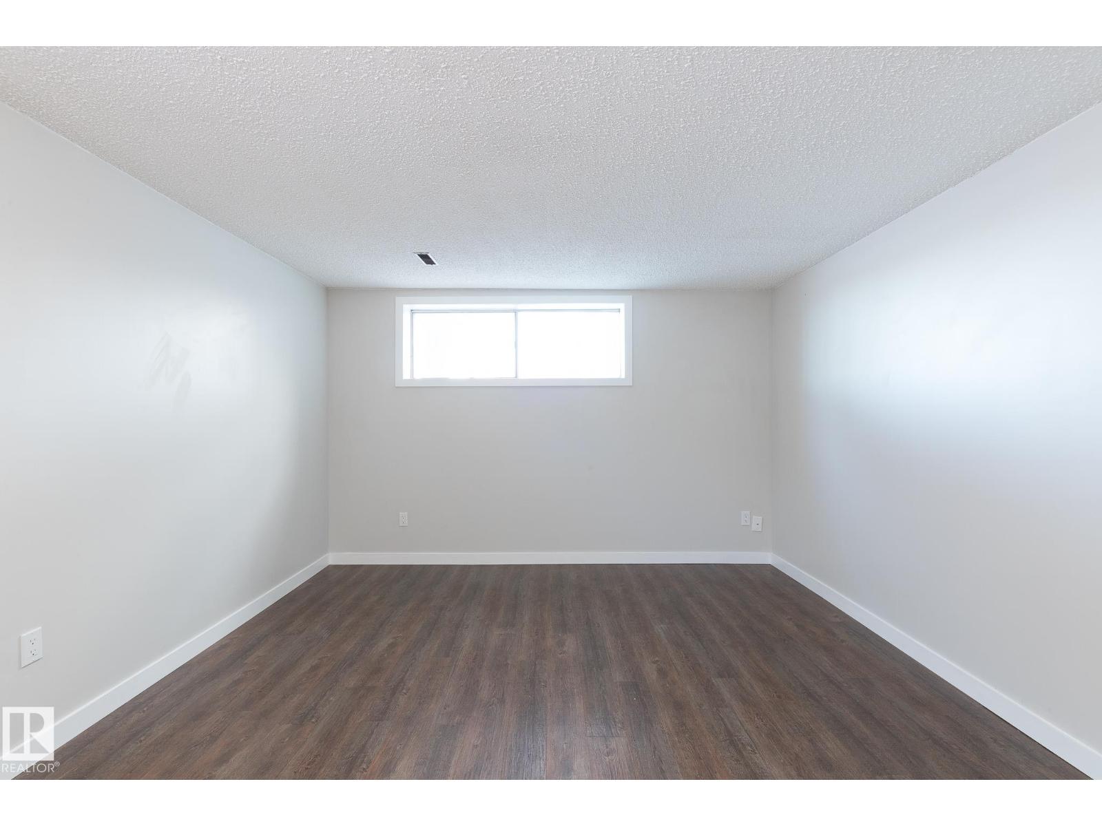 Photo 12 of 12732 113 A St Nw, Edmonton AB