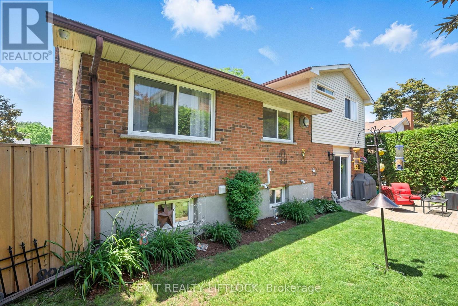 Photo 25 of 47 Martindale Street, Oshawa ON