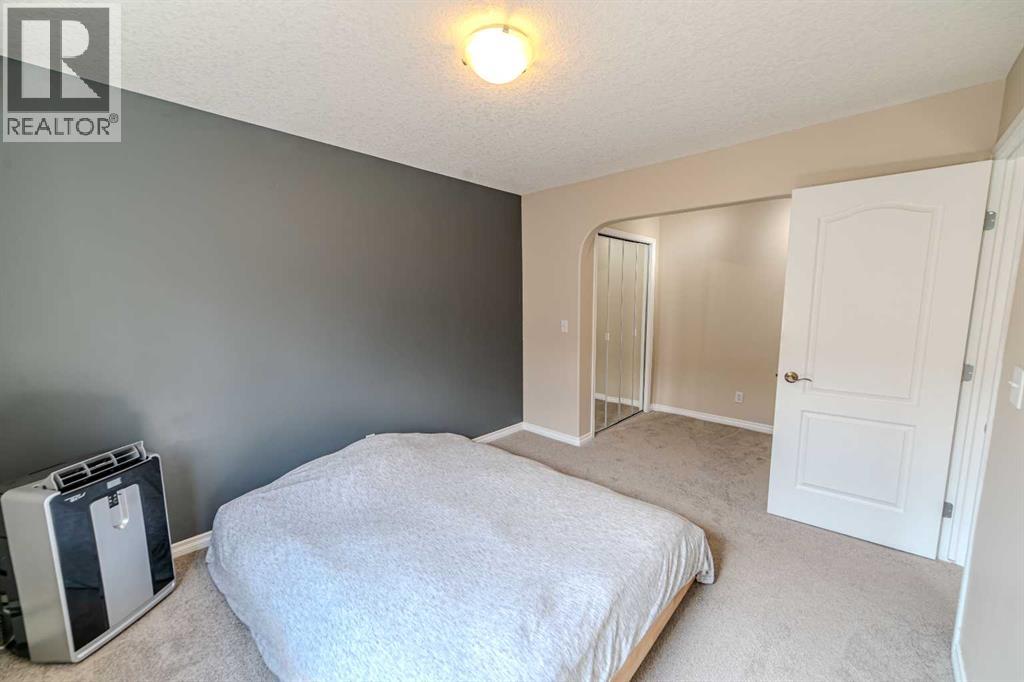 Single Family House for Sale in    Street NE Renfrew Calgary 