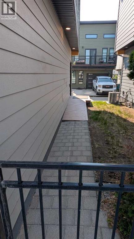 Photo 12 of 19 5110 48 A Avenue, Camrose AB