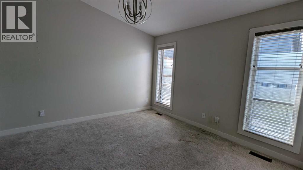 Photo 8 of 19 5110 48 A Avenue, Camrose AB