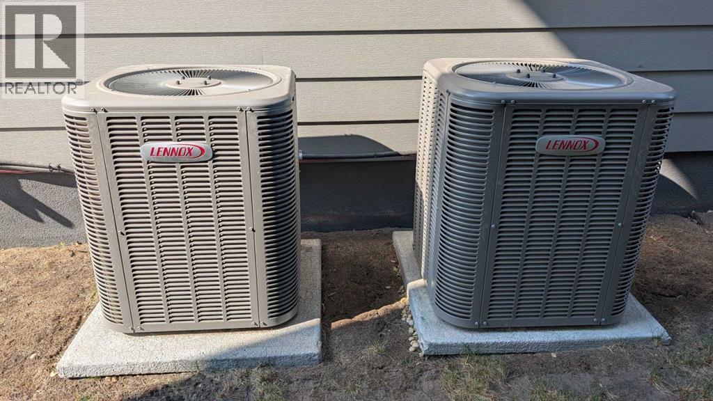 Photo 13 of 19 5110 48 A Avenue, Camrose AB