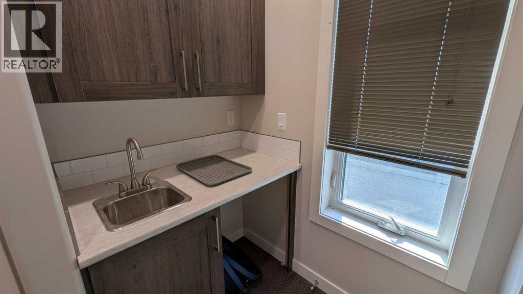Photo 7 of 19 5110 48 A Avenue, Camrose AB