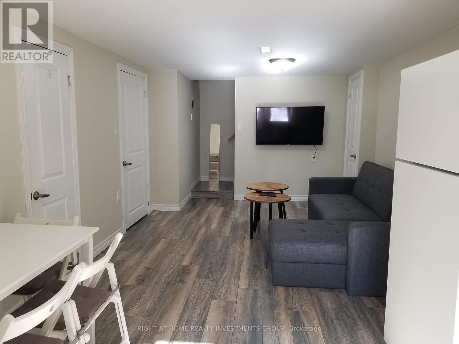 Photo 3 of 15 B Cundles Road E, Barrie ON