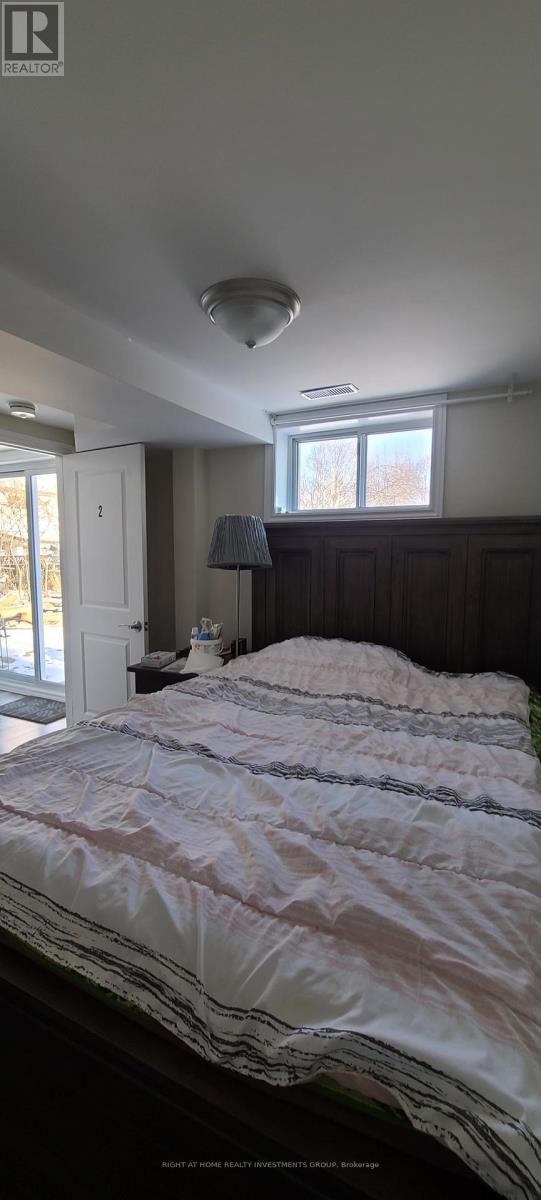 Photo 8 of 15 B Cundles Road E, Barrie ON