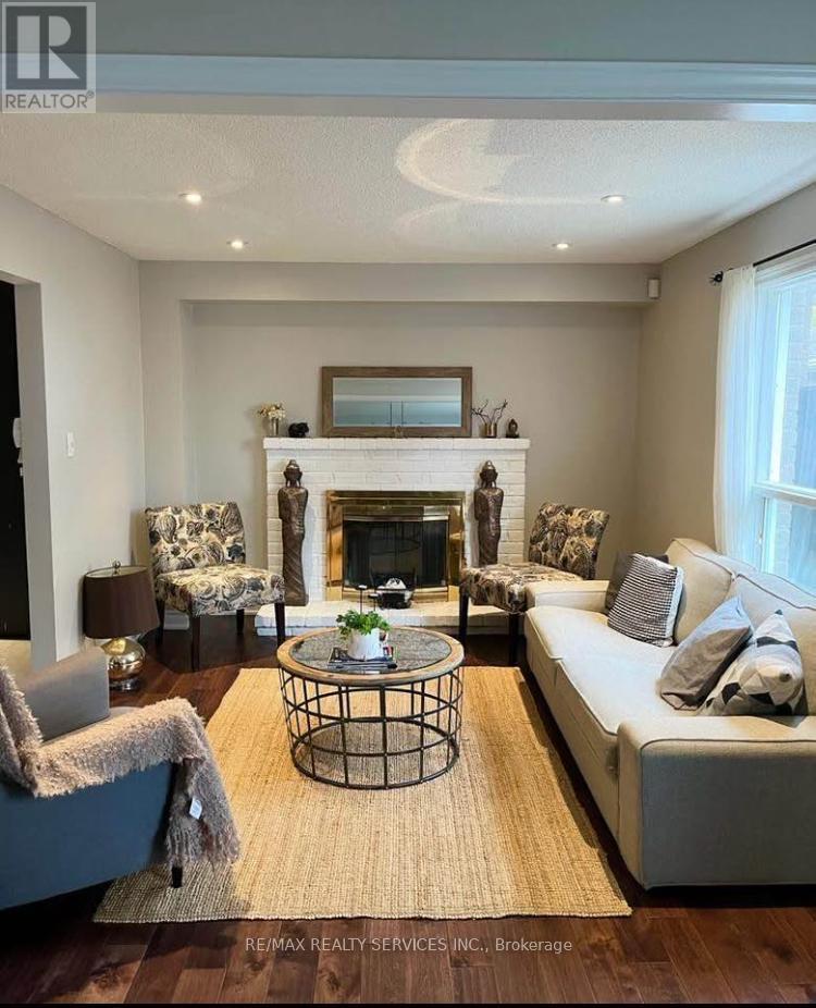 Photo 1 of Upper 3192 Chamberlain Court, Mississauga ON