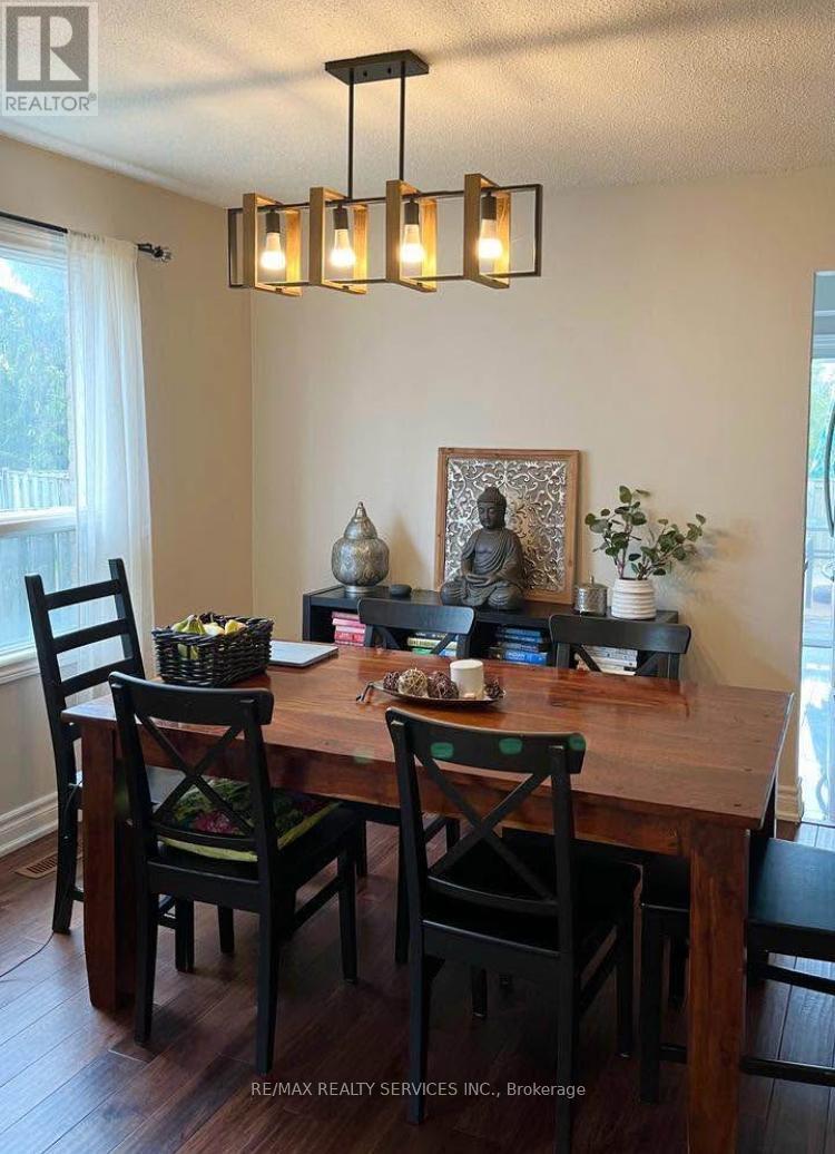 Photo 2 of Upper 3192 Chamberlain Court, Mississauga ON