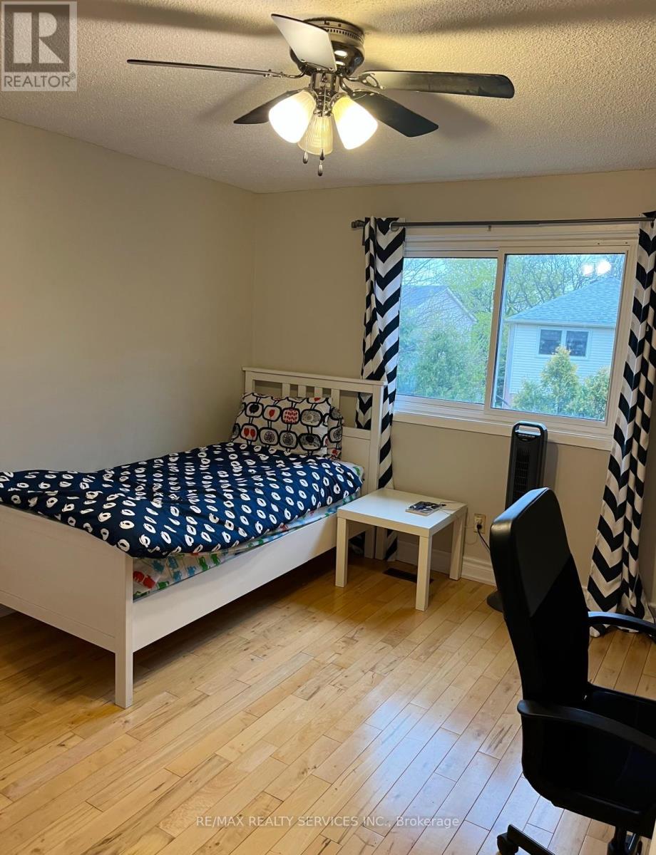 Photo 8 of Upper 3192 Chamberlain Court, Mississauga ON