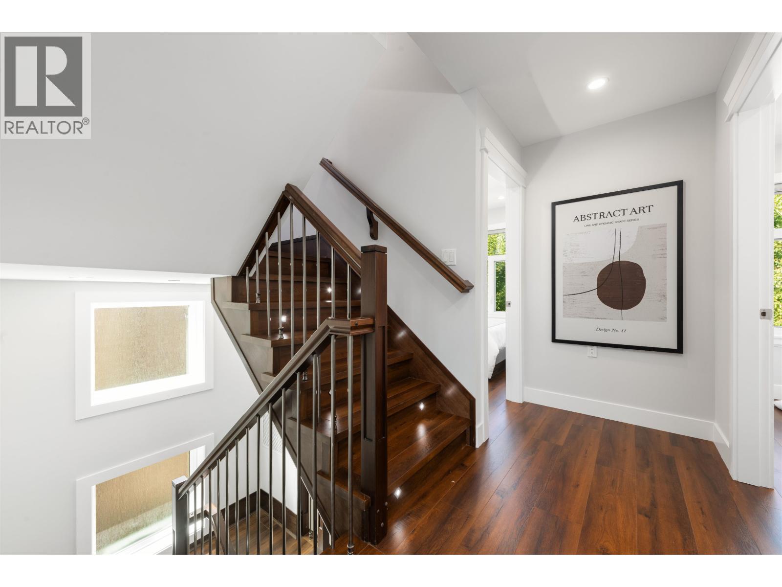 Photo 17 of 5318 Prince Edward Street, Vancouver BC