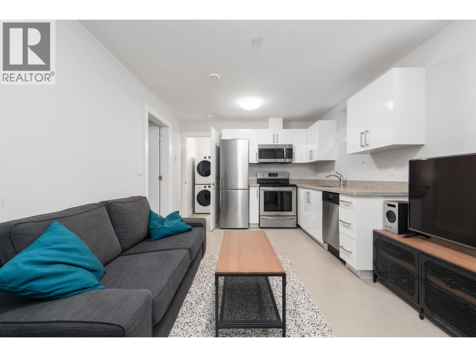 Photo 27 of 5318 Prince Edward Street, Vancouver BC