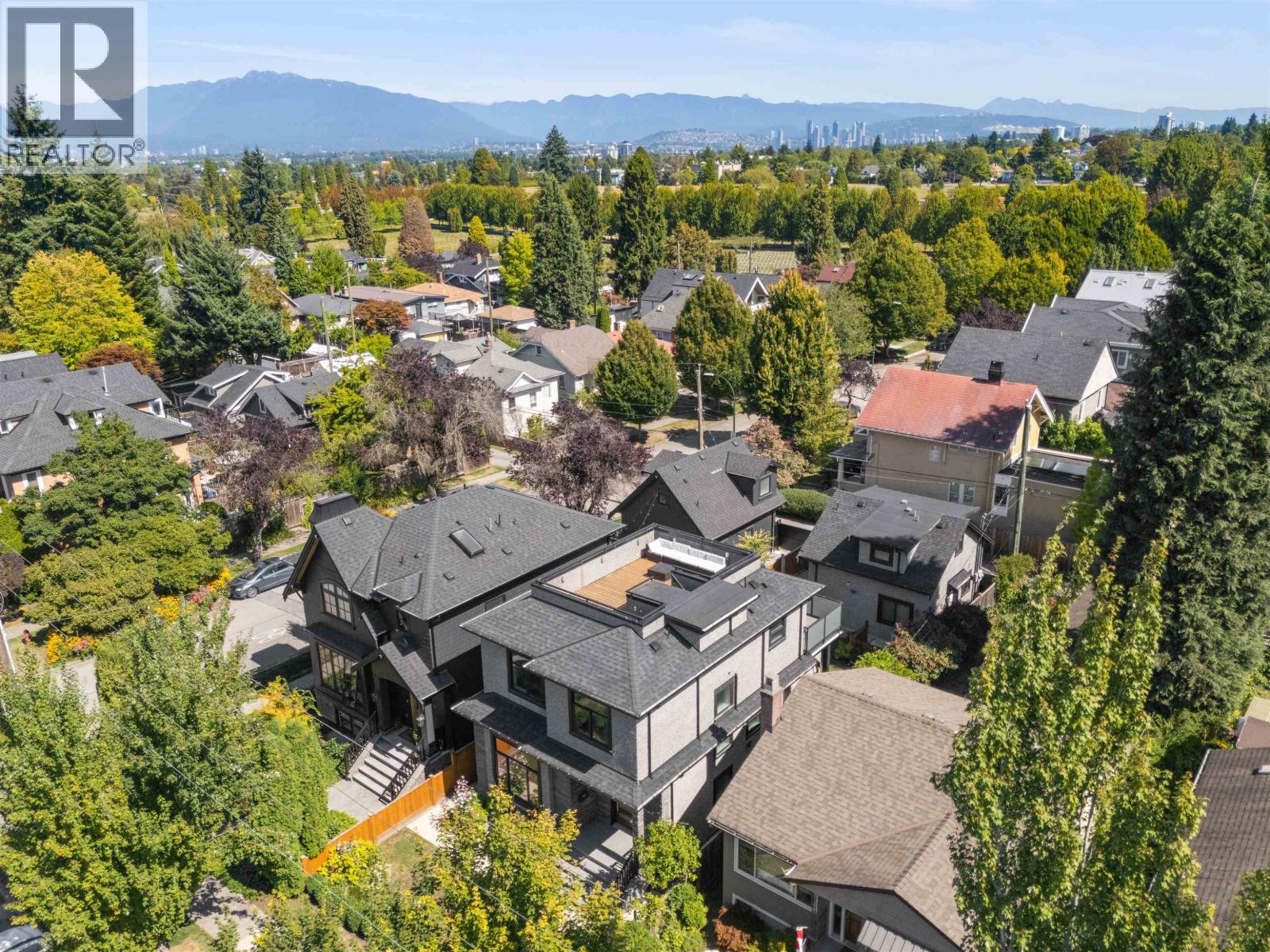 Photo 38 of 5318 Prince Edward Street, Vancouver BC