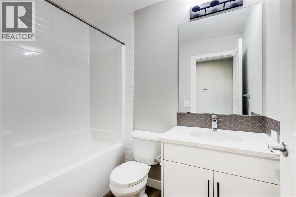 Single Family House for Sale in  Evansfield Gate NW Evanston Calgary 