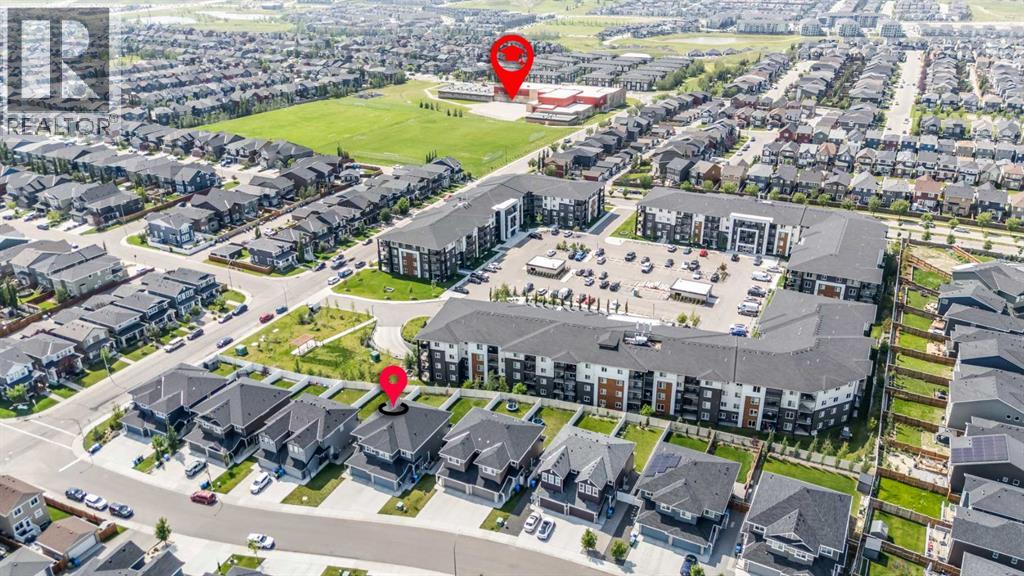 Single Family House for Sale in  Evansfield Gate NW Evanston Calgary 