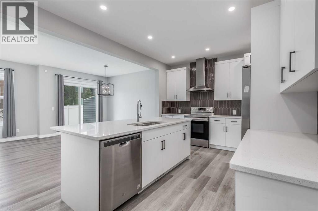Single Family House for Sale in  Evansfield Gate NW Evanston Calgary 