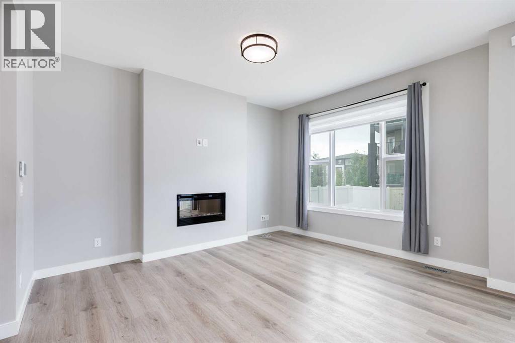 Single Family House for Sale in  Evansfield Gate NW Evanston Calgary 