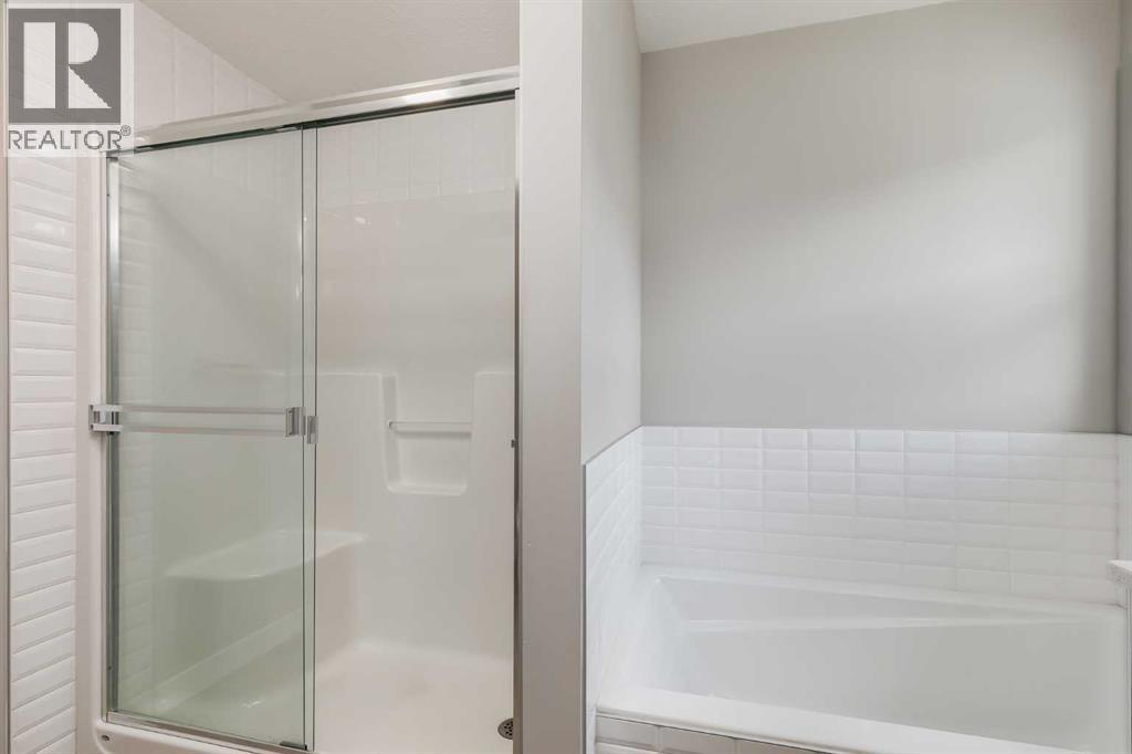 Single Family House for Sale in  Evansfield Gate NW Evanston Calgary 