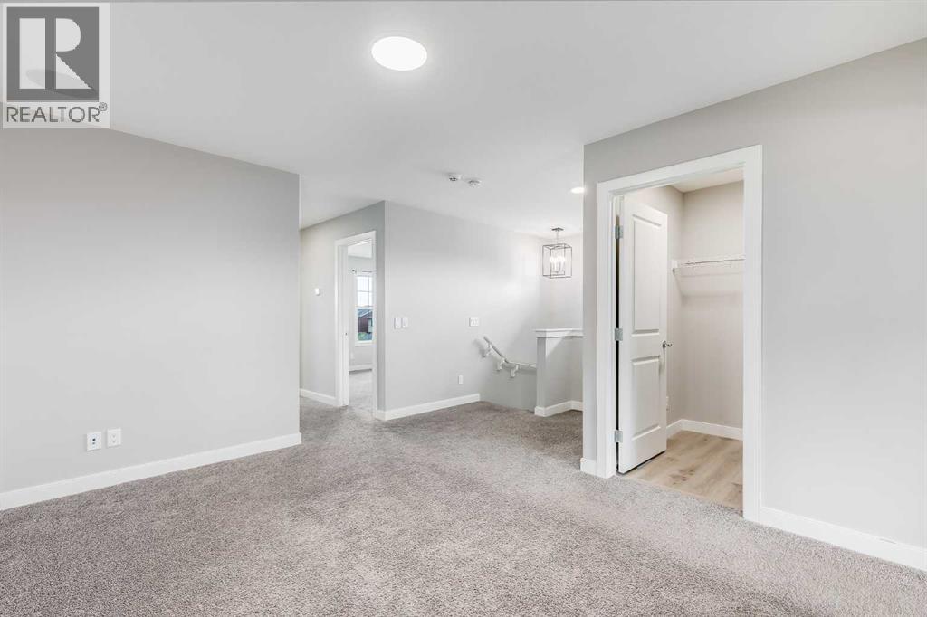 Single Family House for Sale in  Evansfield Gate NW Evanston Calgary 