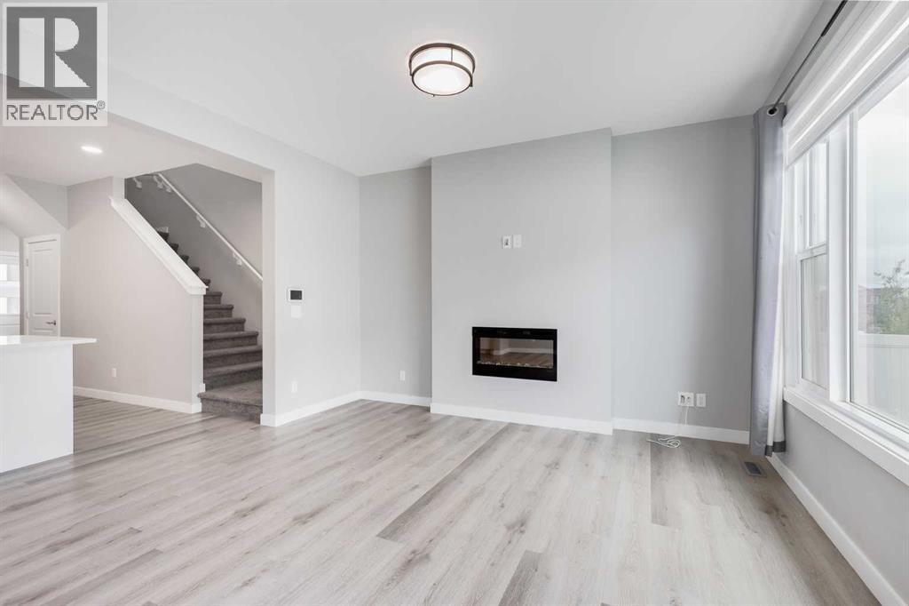 Single Family House for Sale in  Evansfield Gate NW Evanston Calgary 
