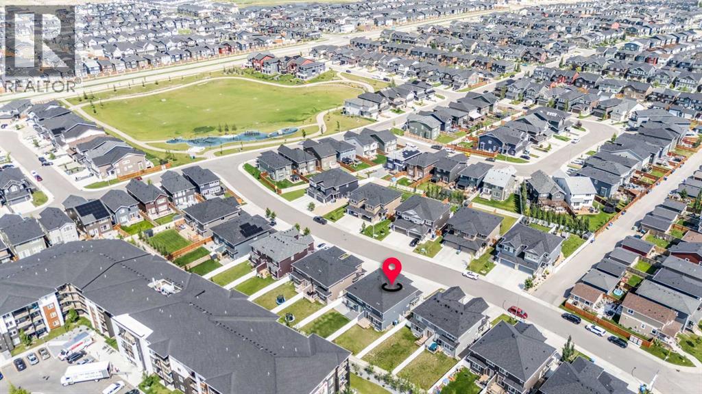 Single Family House for Sale in  Evansfield Gate NW Evanston Calgary 