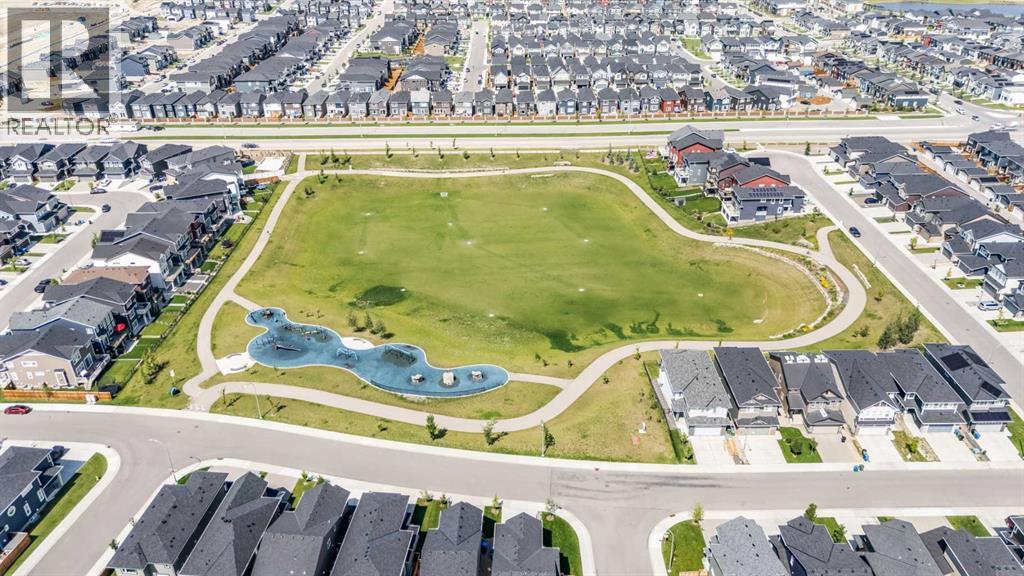 Single Family House for Sale in  Evansfield Gate NW Evanston Calgary 