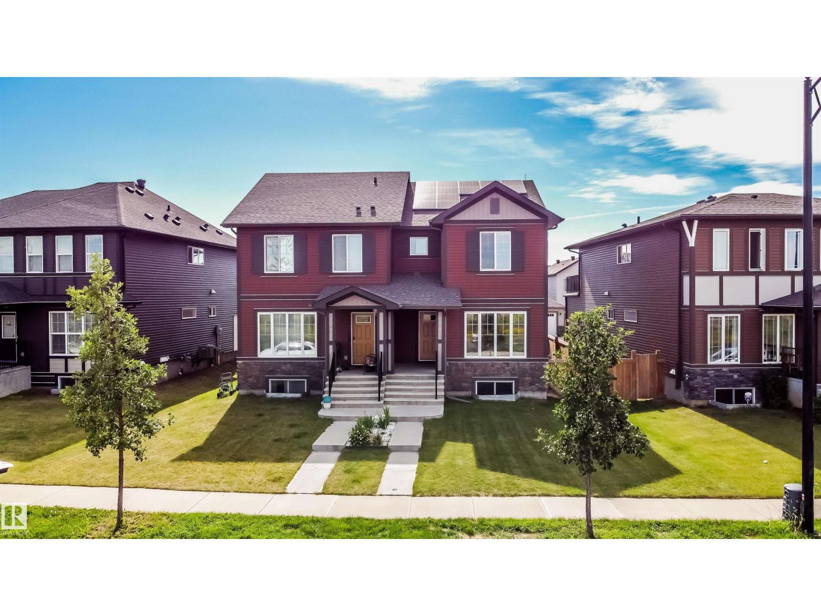 Photo 1 of 17484 76 St Nw, Edmonton AB
