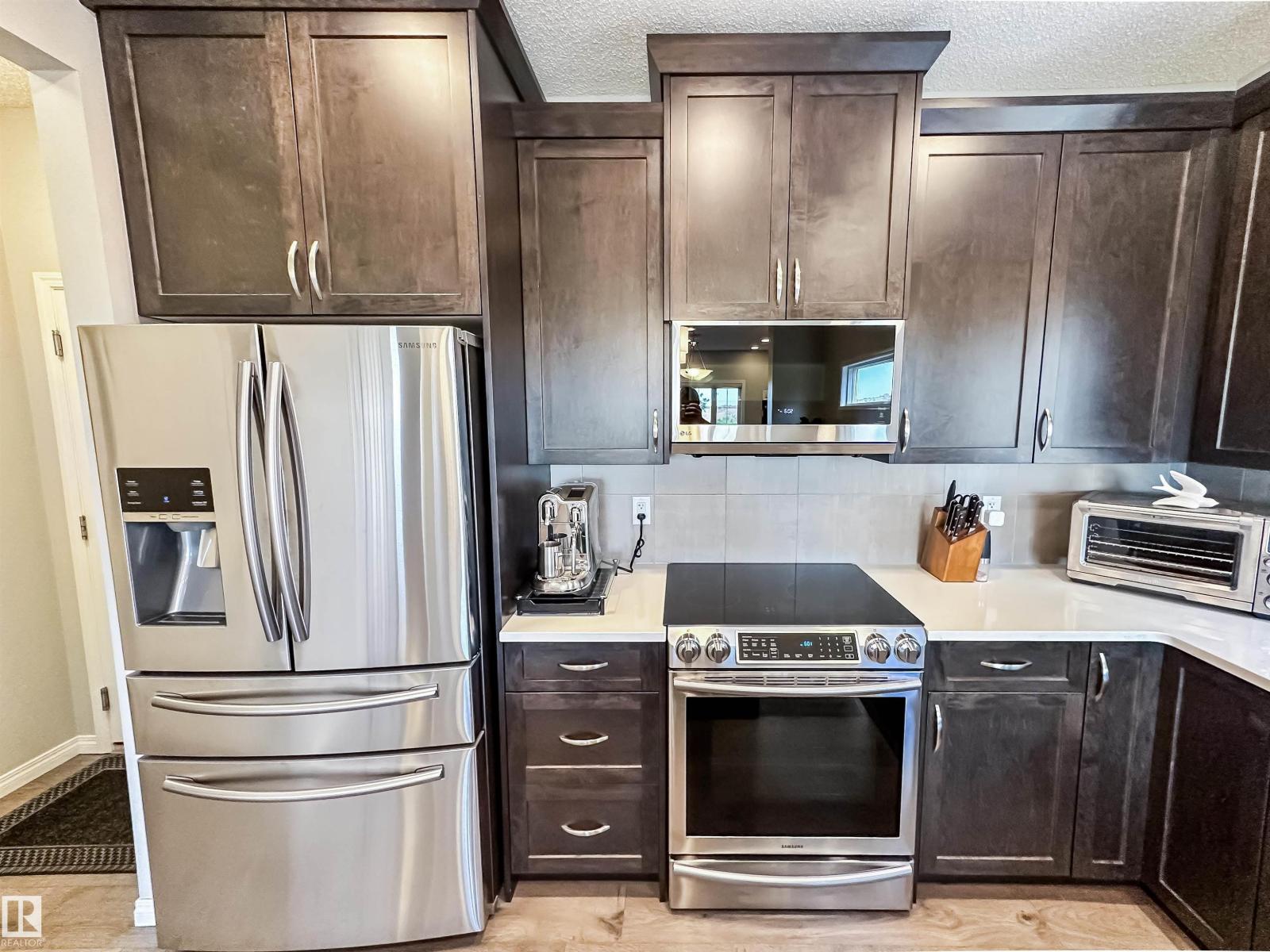 Photo 17 of 17484 76 St Nw, Edmonton AB