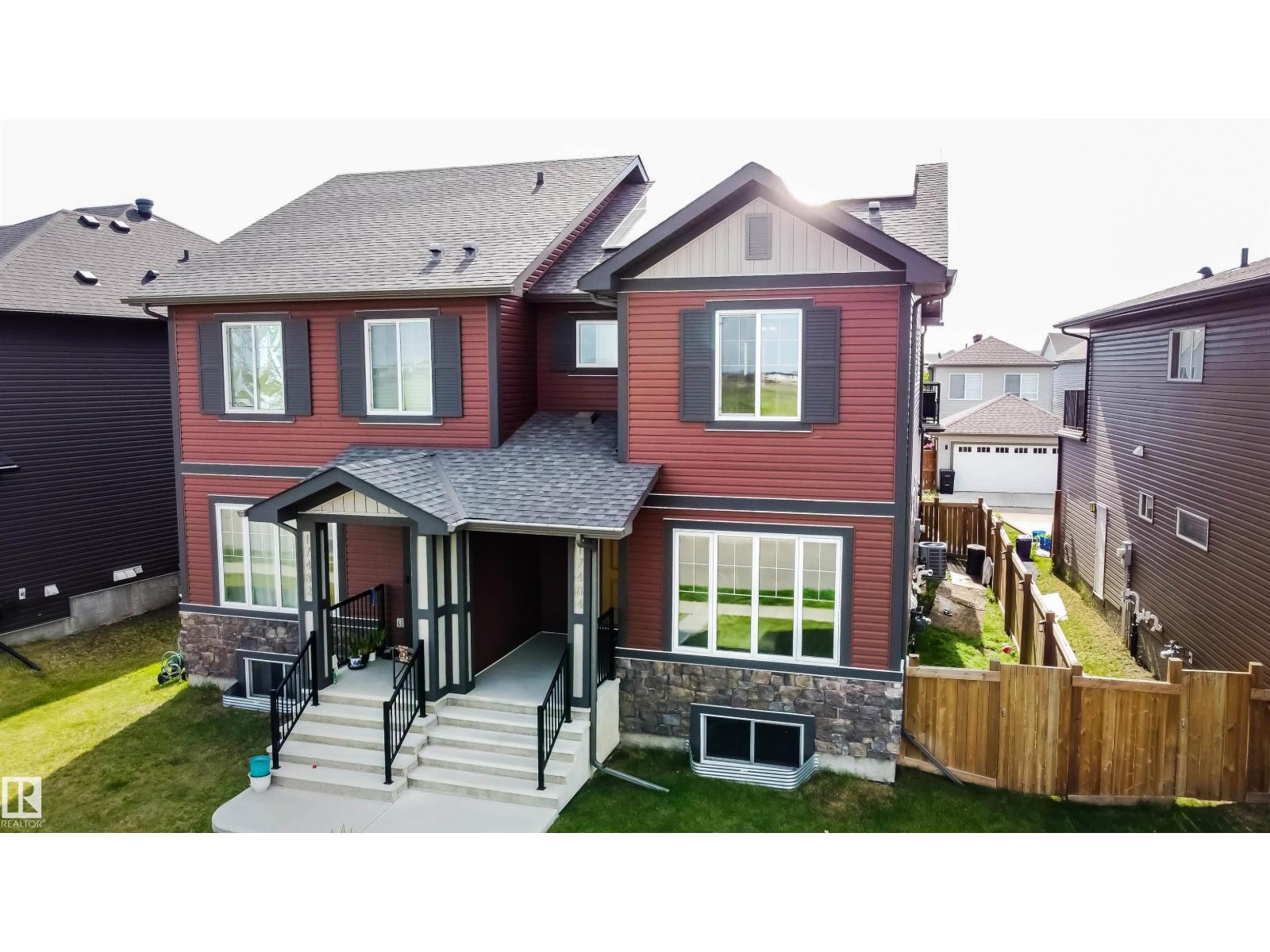 Photo 2 of 17484 76 St Nw, Edmonton AB