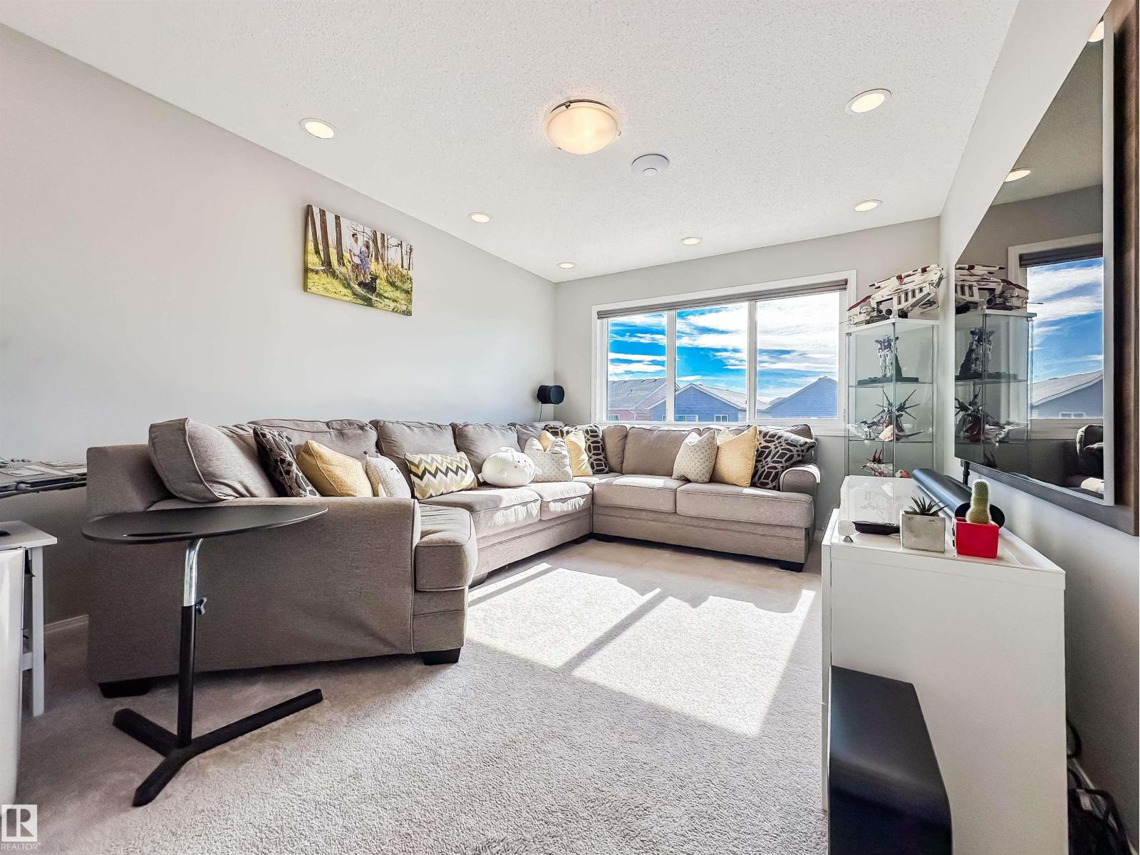 Photo 21 of 17484 76 St Nw, Edmonton AB