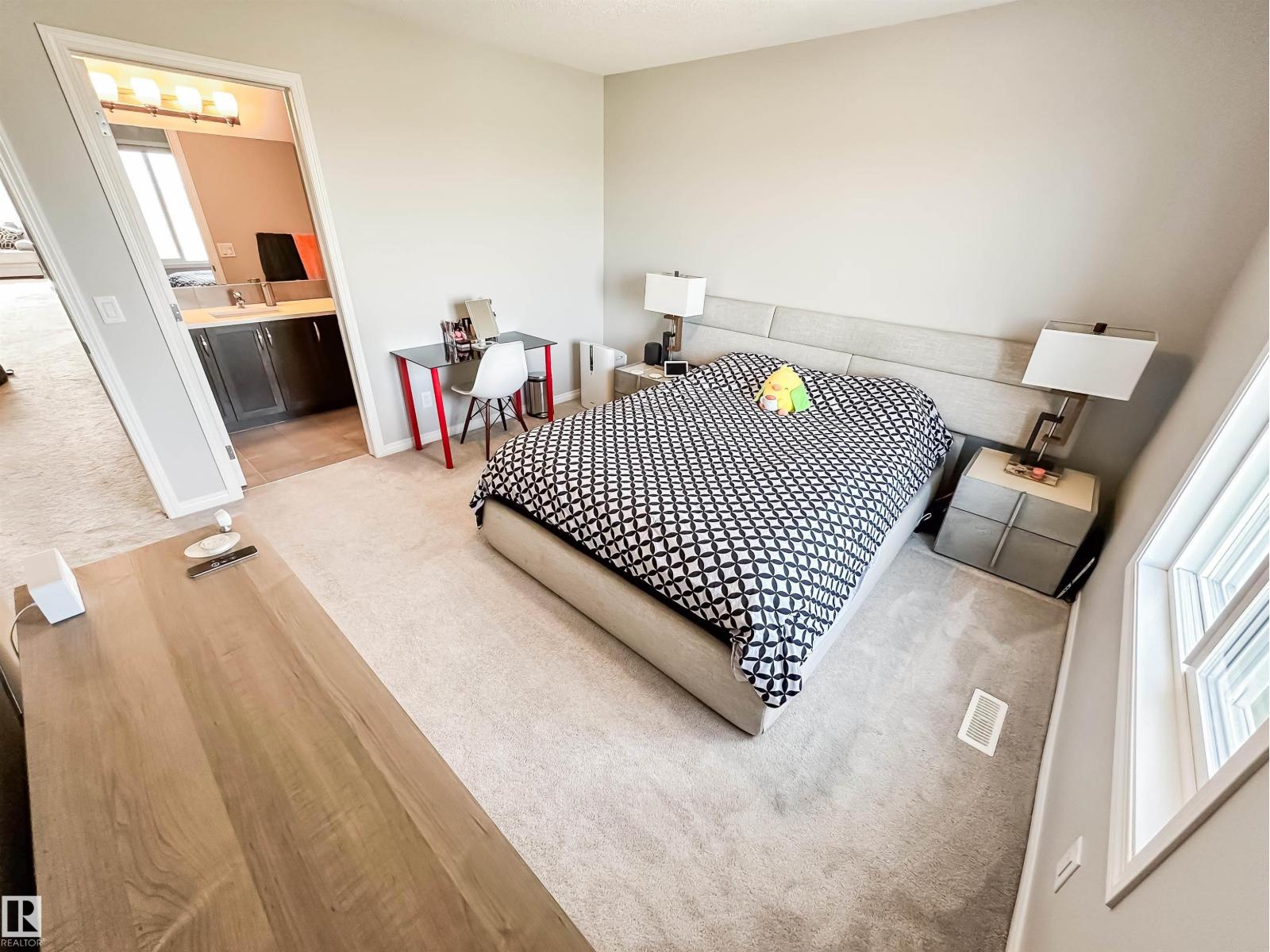 Photo 25 of 17484 76 St Nw, Edmonton AB