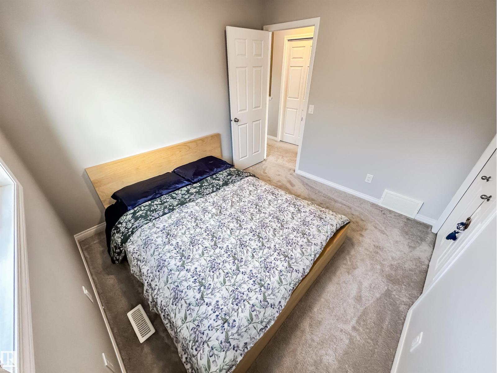 Photo 29 of 17484 76 St Nw, Edmonton AB
