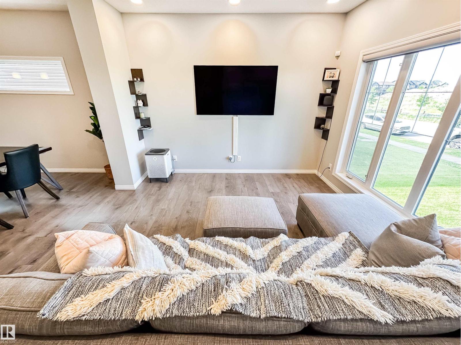 Photo 6 of 17484 76 St Nw, Edmonton AB
