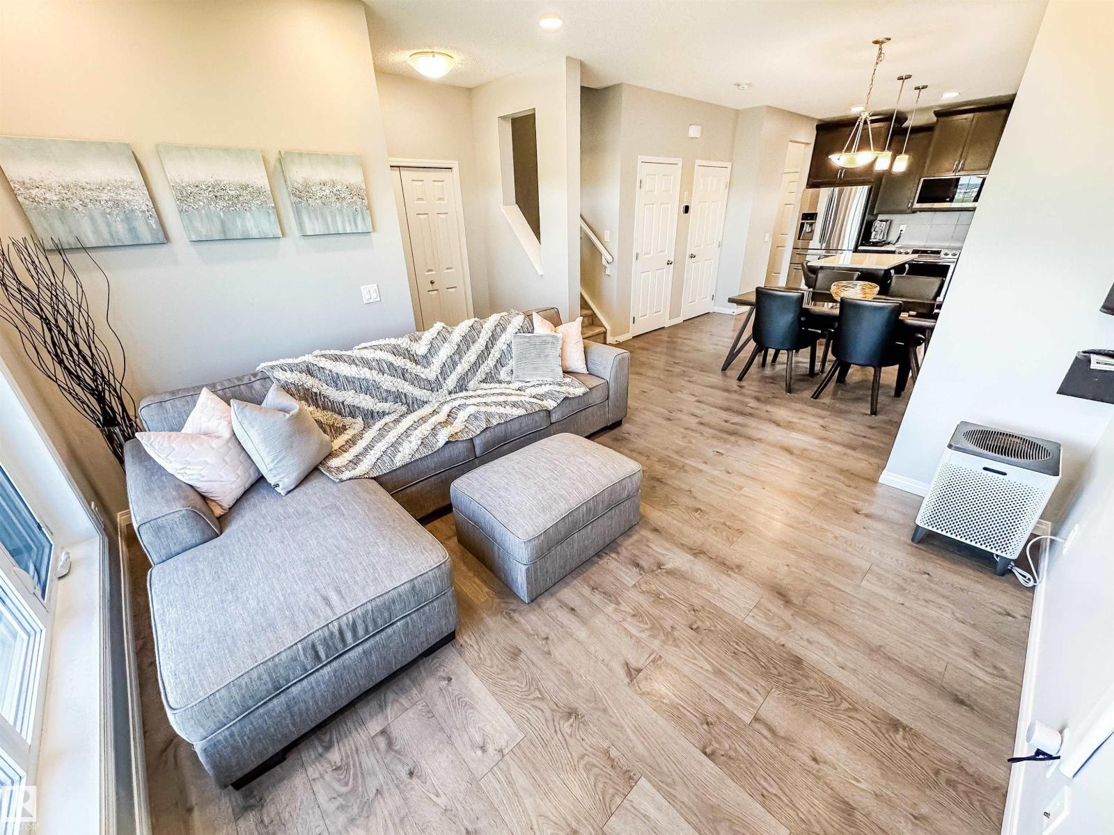 Photo 8 of 17484 76 St Nw, Edmonton AB