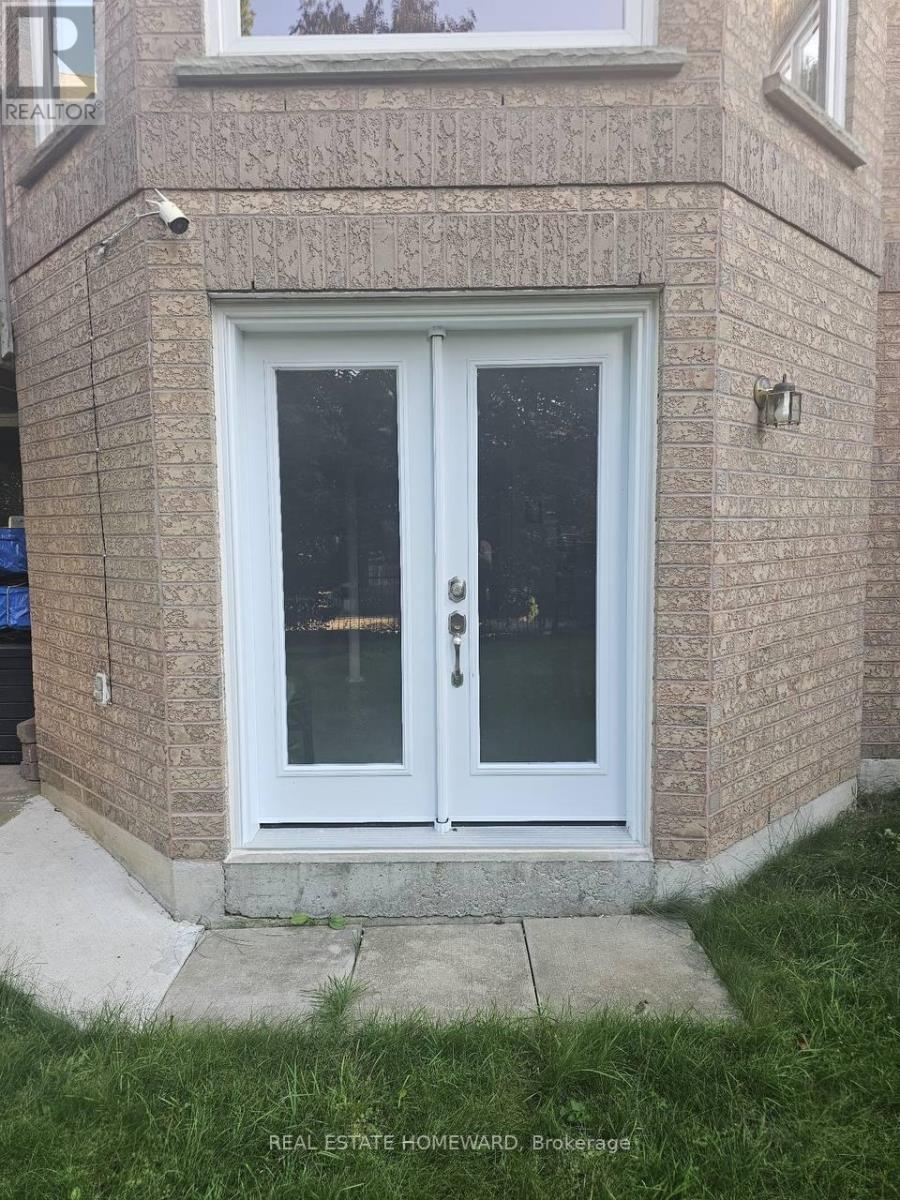 Photo 1 of W O 10 Charing Crescent, Aurora ON