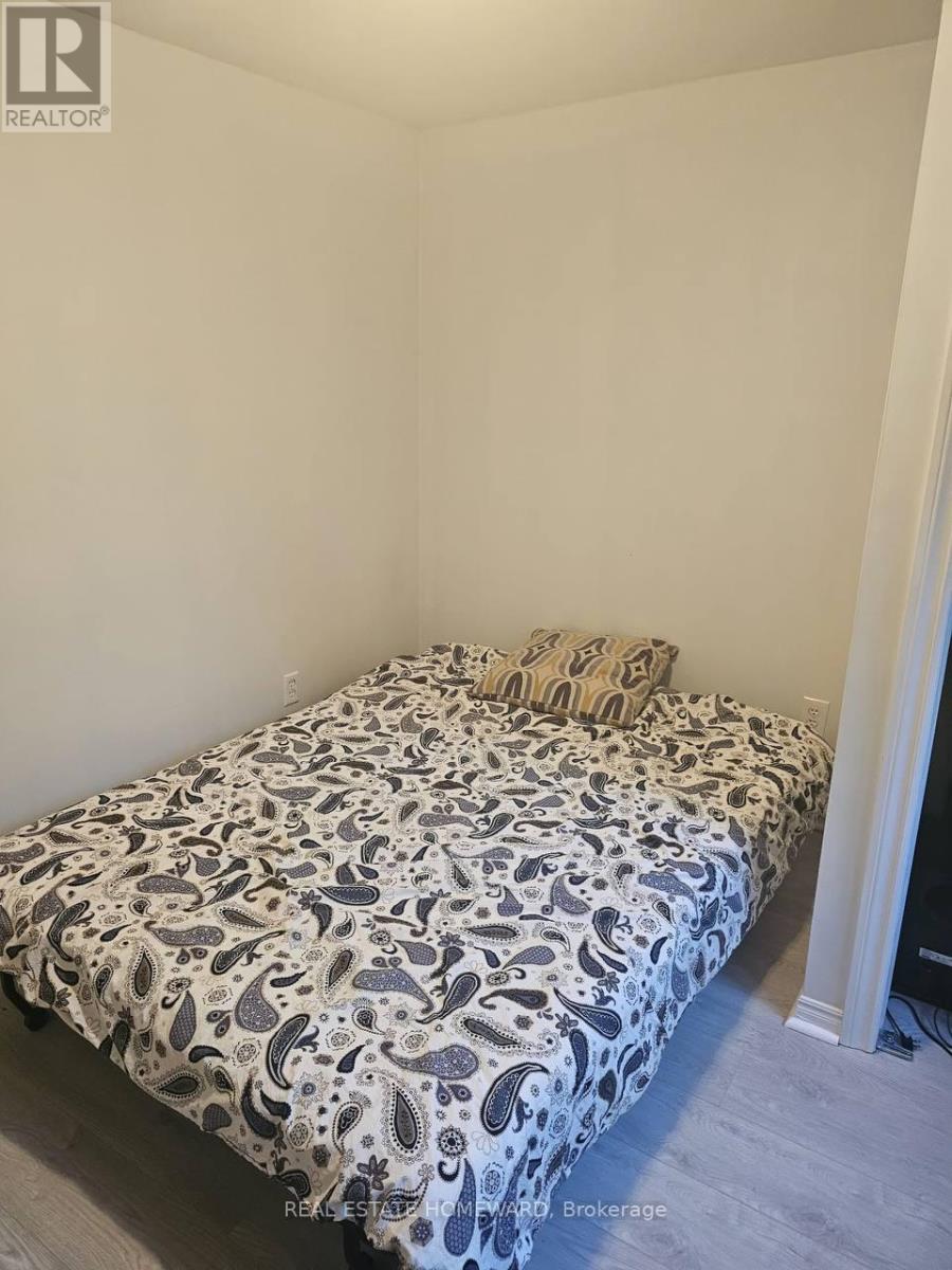 Photo 2 of W O 10 Charing Crescent, Aurora ON