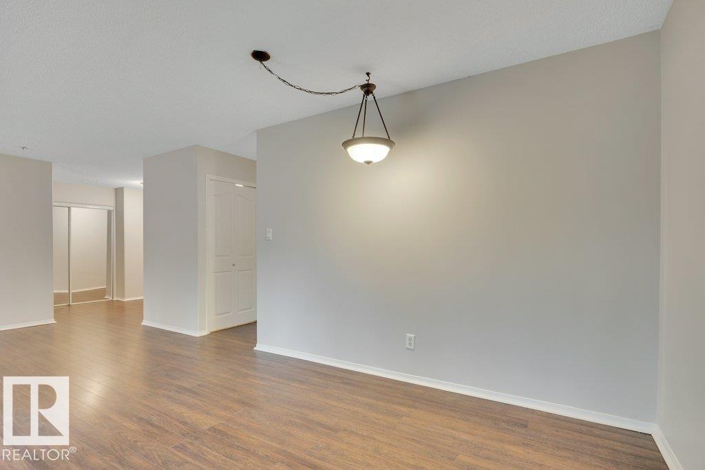 Photo 20 of 102 2903 Rabbit Hill Rd Nw, Edmonton AB