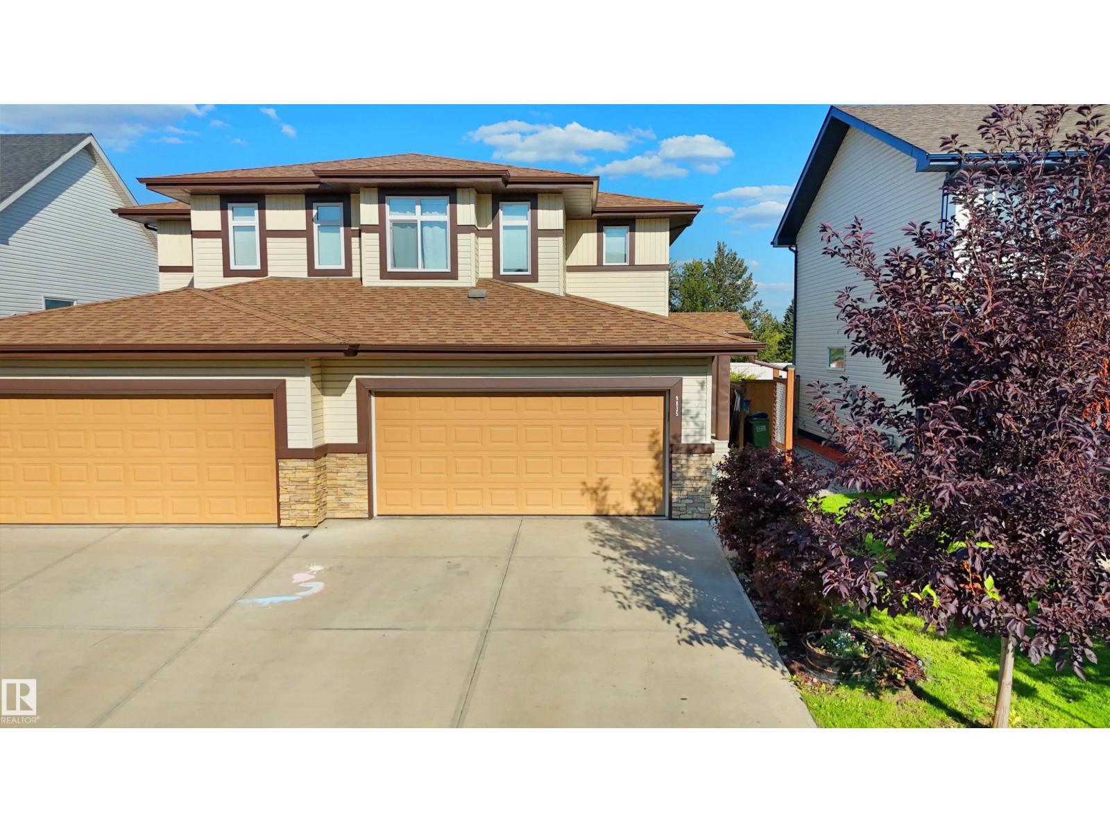 Photo 17 of 9835 217 St Nw, Edmonton AB