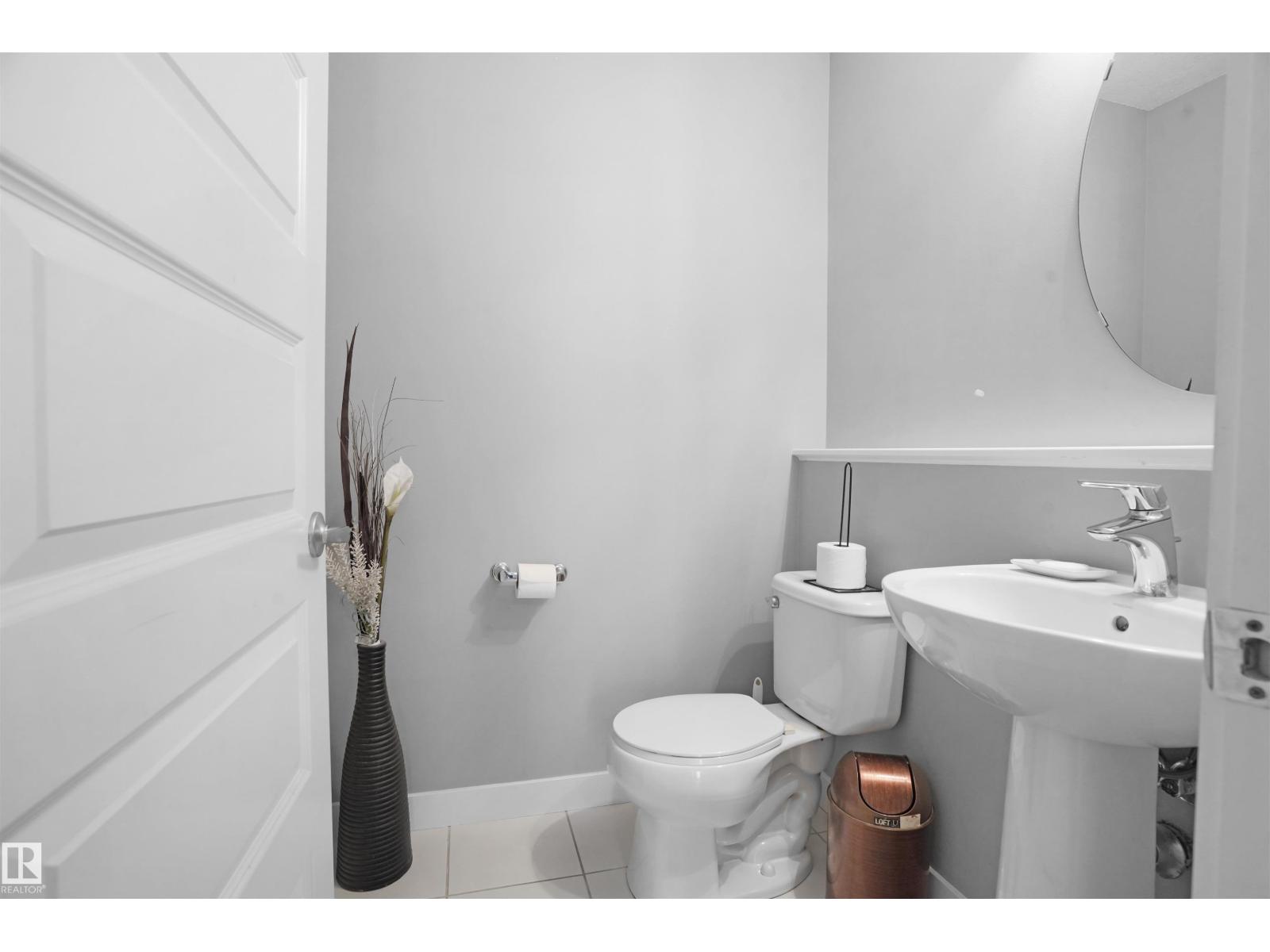 Photo 43 of 9835 217 St Nw, Edmonton AB