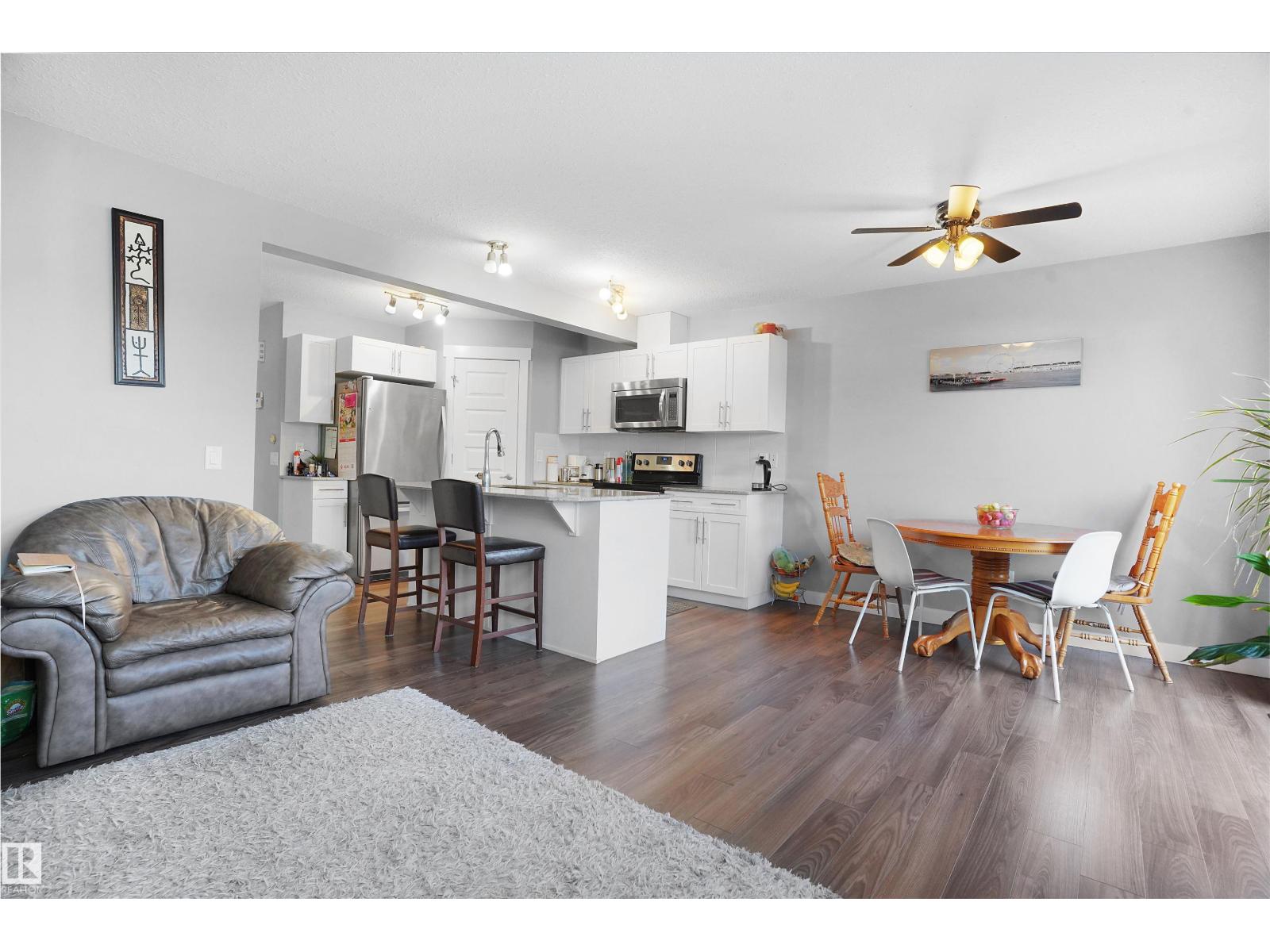 Photo 1 of 9835 217 St Nw, Edmonton AB