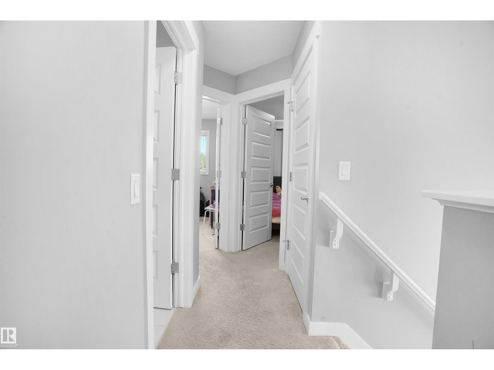 Photo 33 of 9835 217 St Nw, Edmonton AB