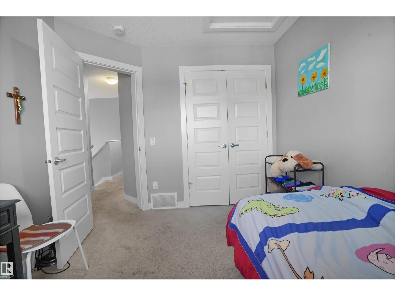 Photo 10 of 9835 217 St Nw, Edmonton AB