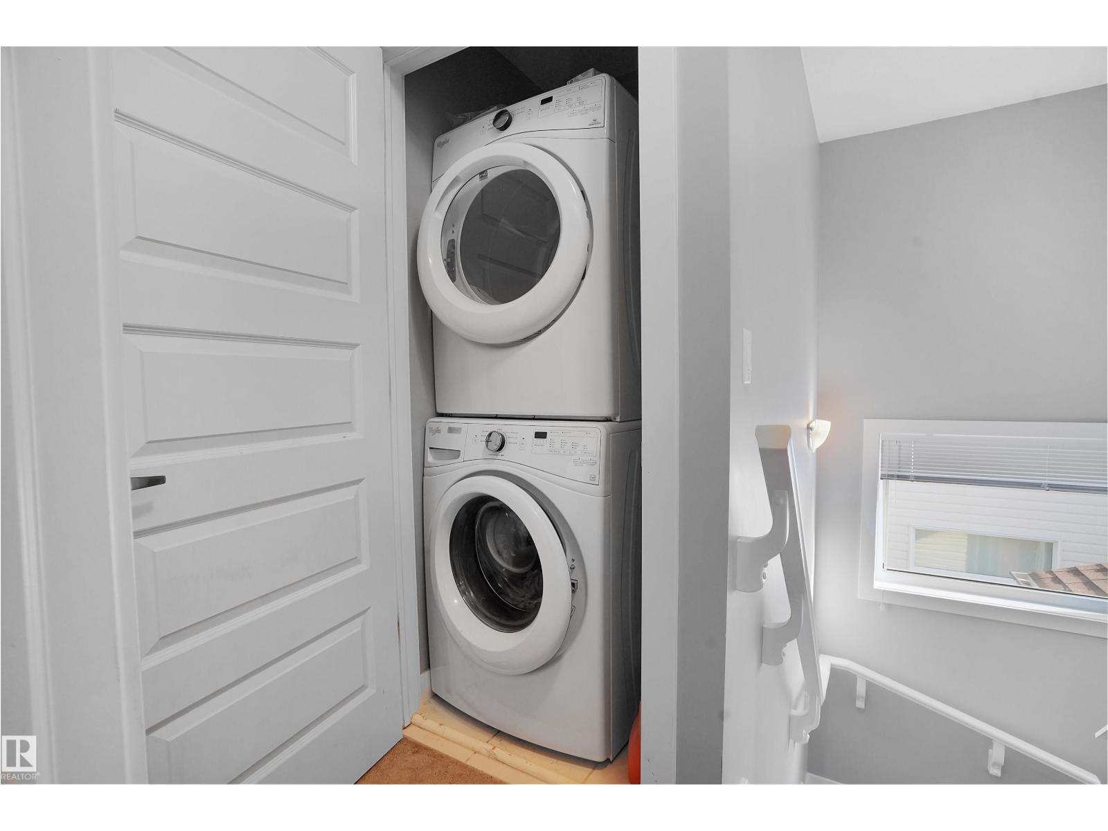 Photo 22 of 9835 217 St Nw, Edmonton AB