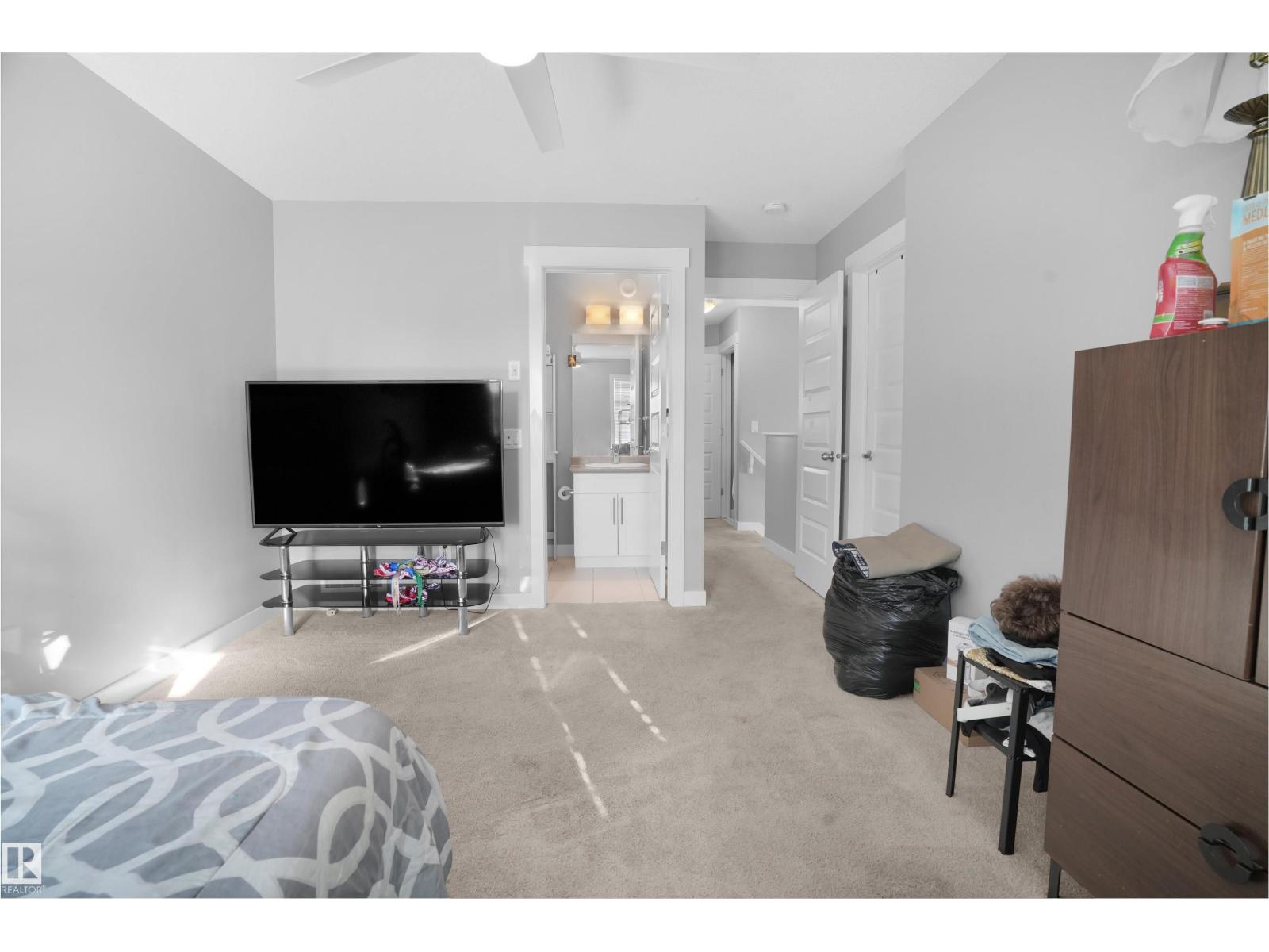 Photo 21 of 9835 217 St Nw, Edmonton AB
