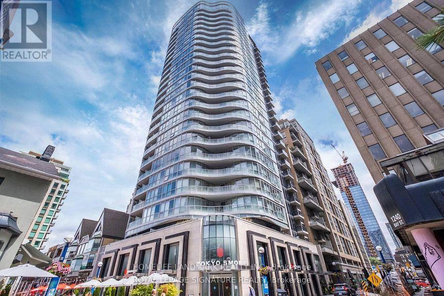 Photo 1 of 1403 88 Cumberland Street, Toronto ON