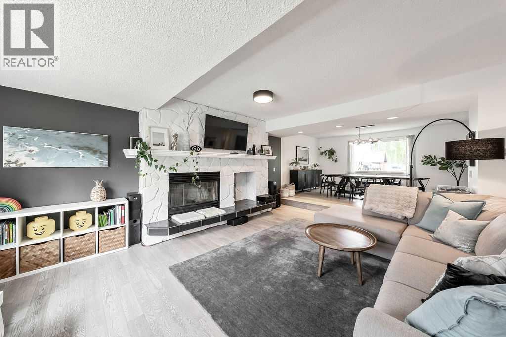 Photo 16 of 976 Canaveral Crescent Sw, Calgary AB