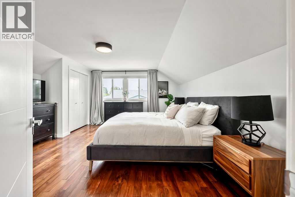 Photo 19 of 976 Canaveral Crescent Sw, Calgary AB