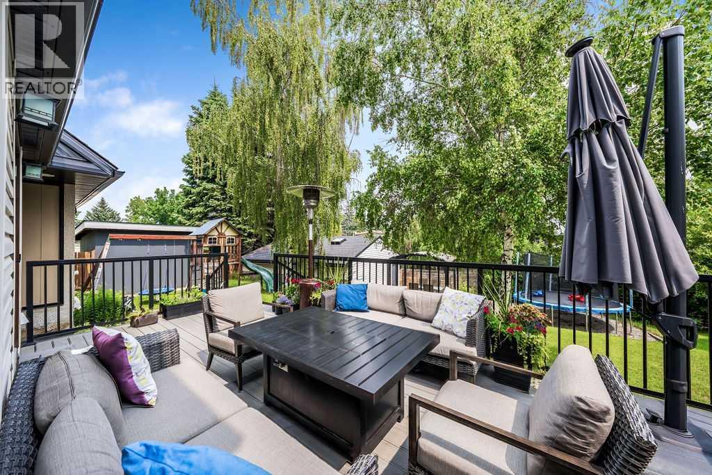 Photo 15 of 976 Canaveral Crescent Sw, Calgary AB