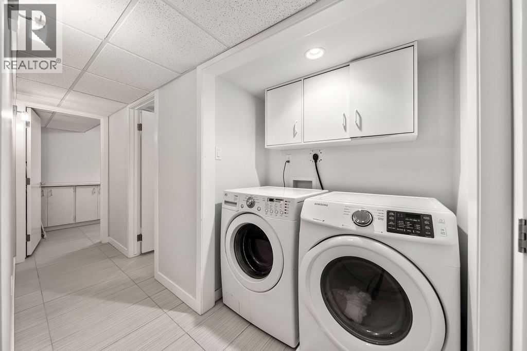 Photo 33 of 976 Canaveral Crescent Sw, Calgary AB