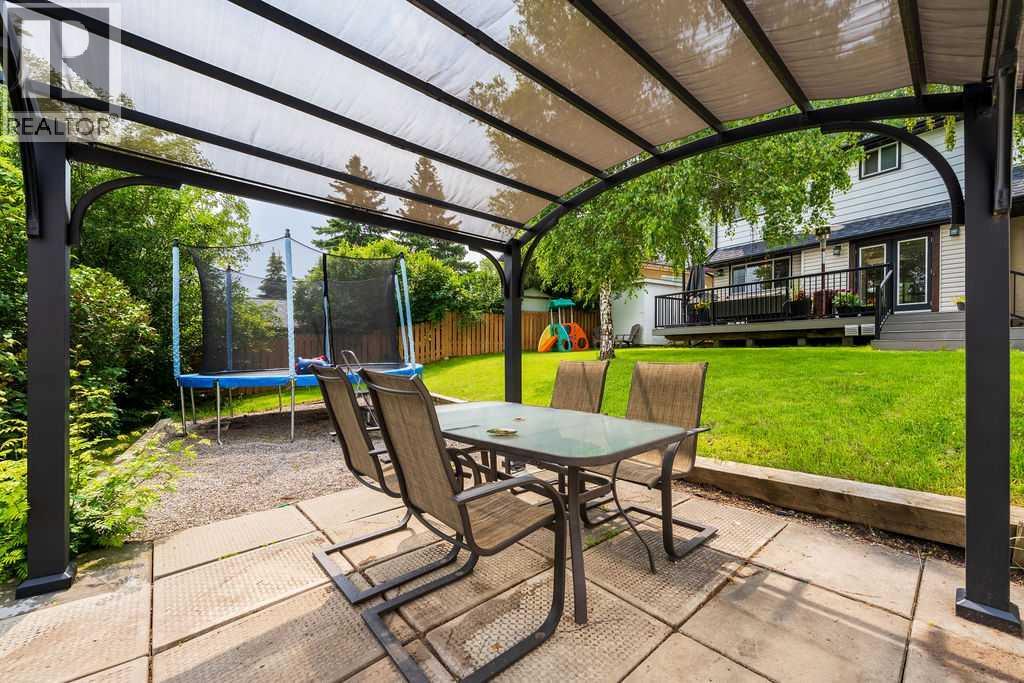 Photo 40 of 976 Canaveral Crescent Sw, Calgary AB
