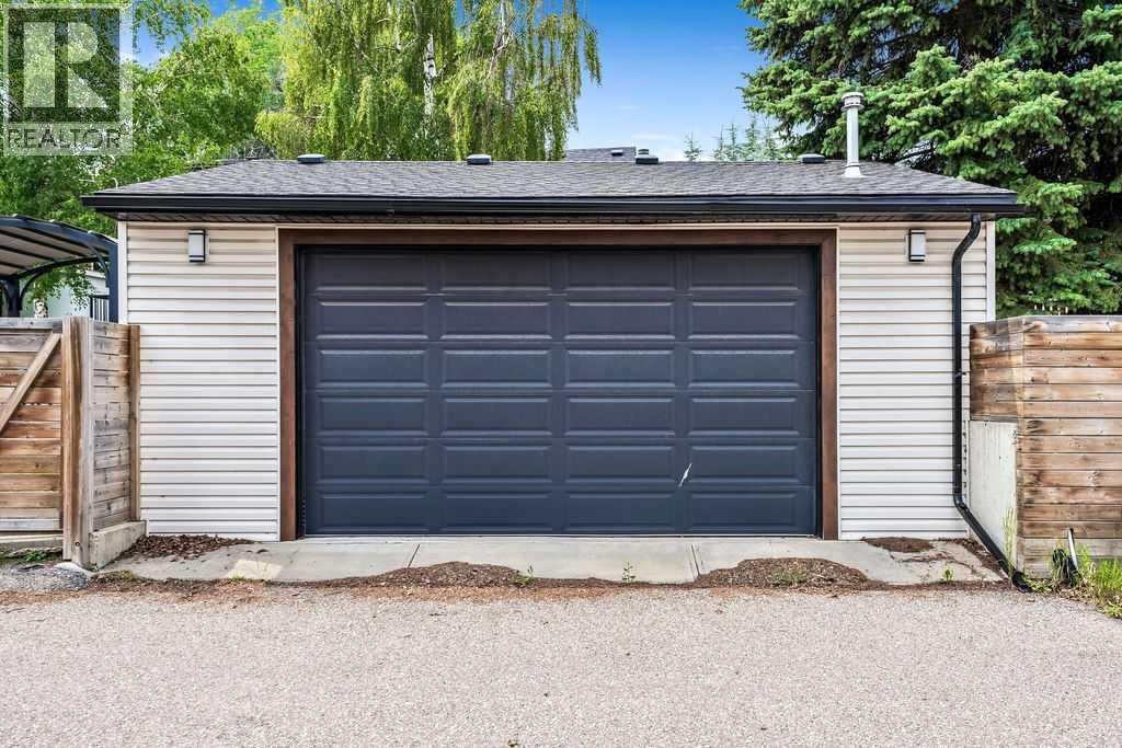 Photo 41 of 976 Canaveral Crescent Sw, Calgary AB